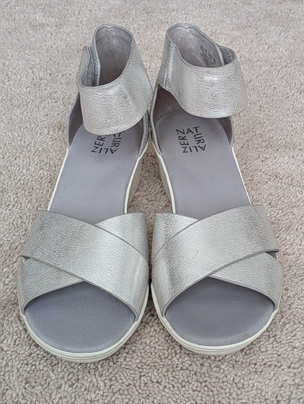 Naturalizer Riviera Wedge Sandals Silver Leather. 10M Used-Excellent Conditio